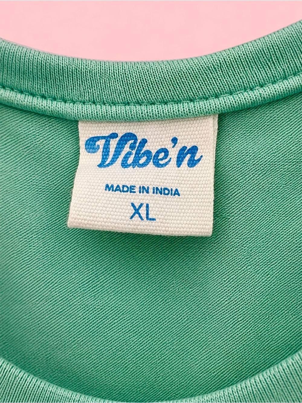 Woman’s Teal Fish Embroidered Tee Sardines Graphic, Crossbody Bag, NWT 🩷💚🩷XL - Picture 4 of 5